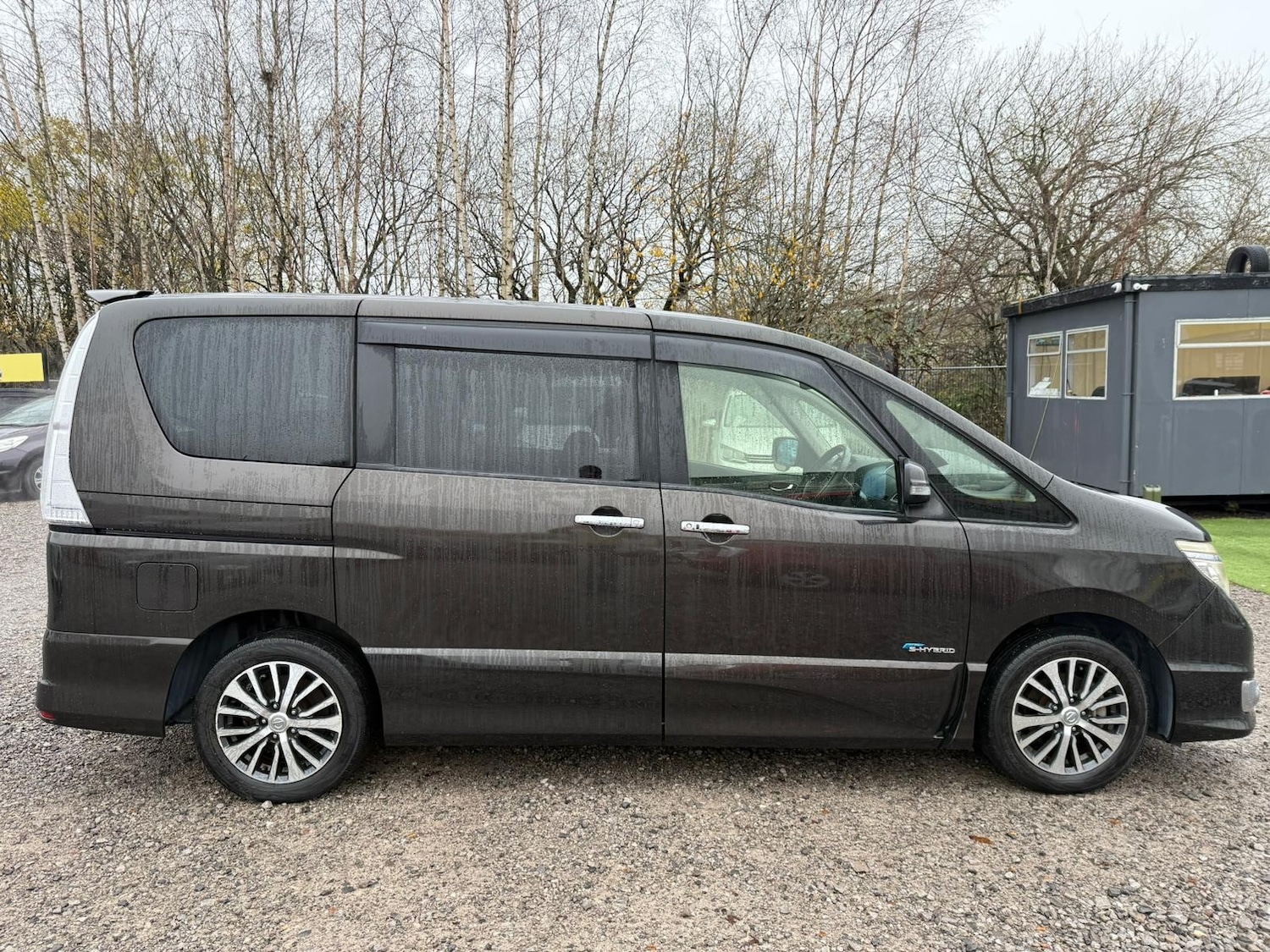 Used Nissan Serena for sale - 76896386: Photo 3