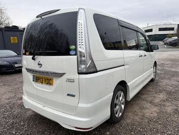 Used Nissan Serena 2013 for sale - 77293590: Photo