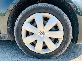 Used Volkswagen Touran 2012 for sale - 74685582: Photo