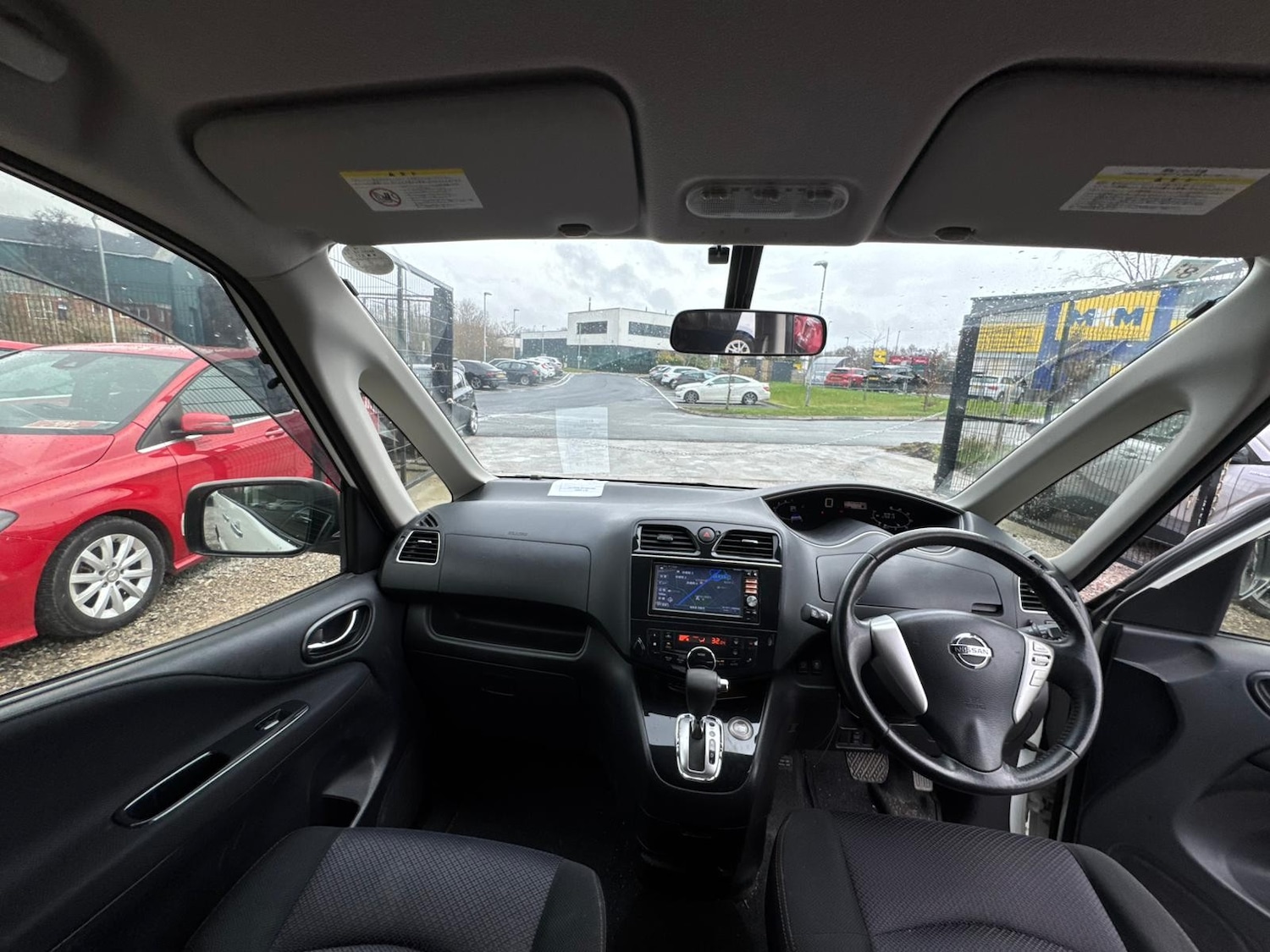 Used Nissan Serena for sale - 77552478: Photo 13