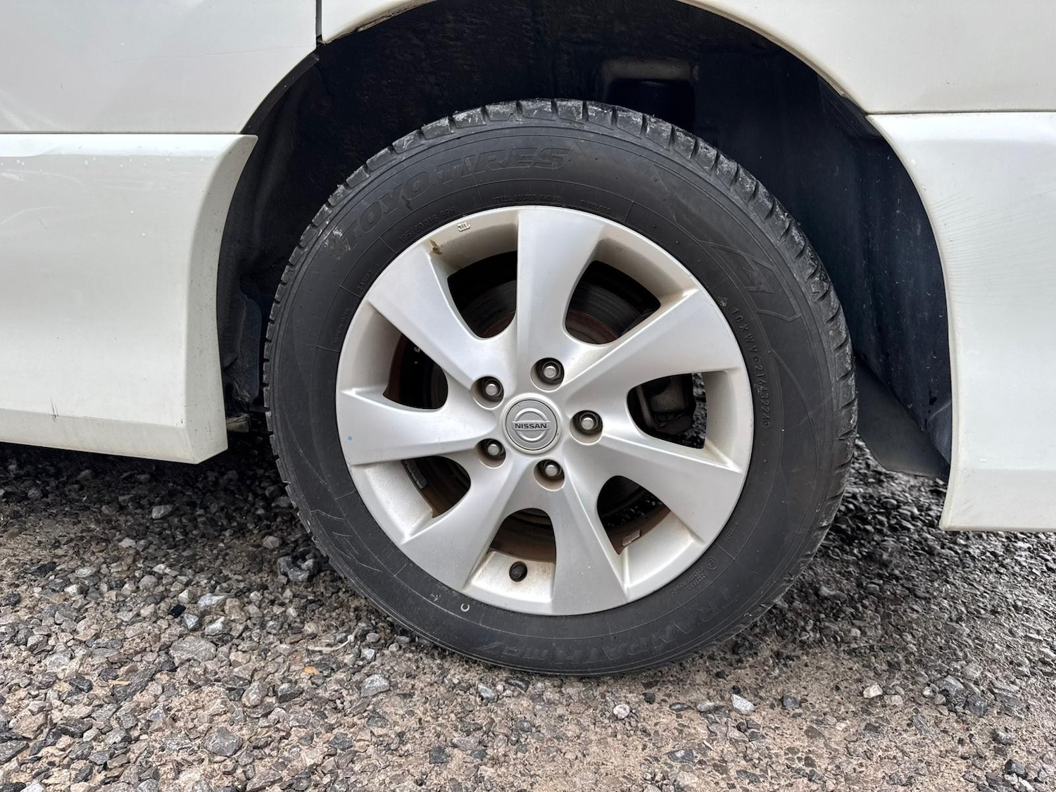 Used Nissan Serena for sale - 77552478: Photo 25