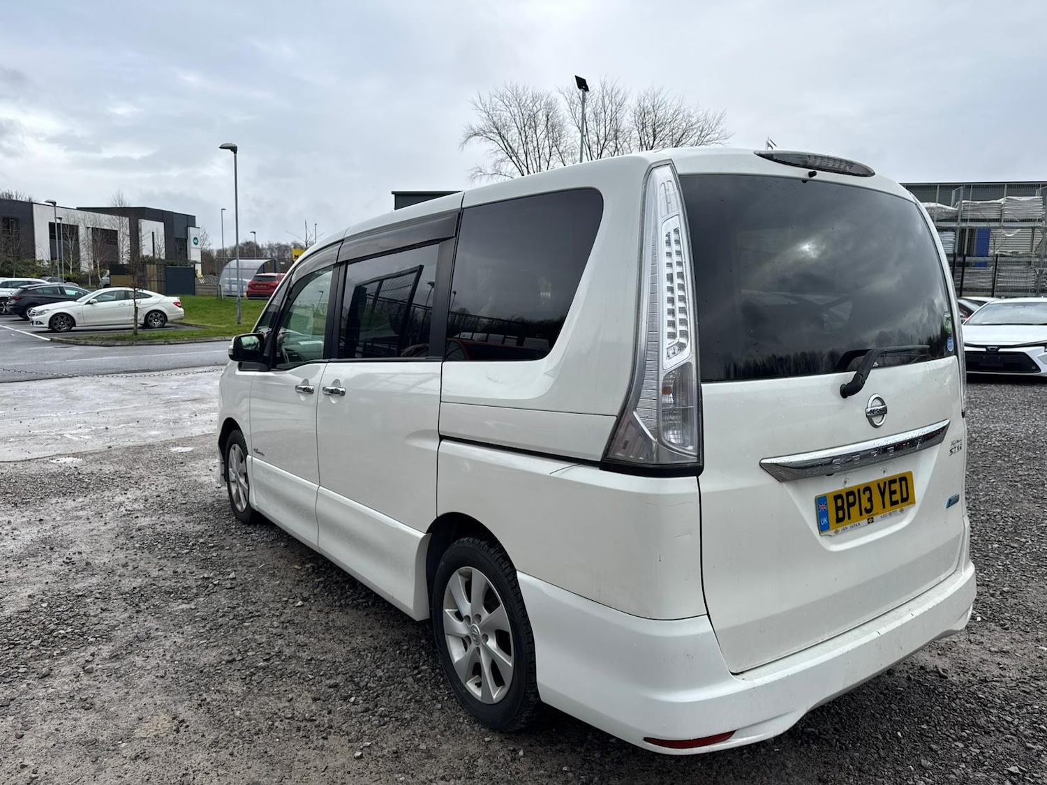 Used Nissan Serena for sale - 77552478: Photo 6