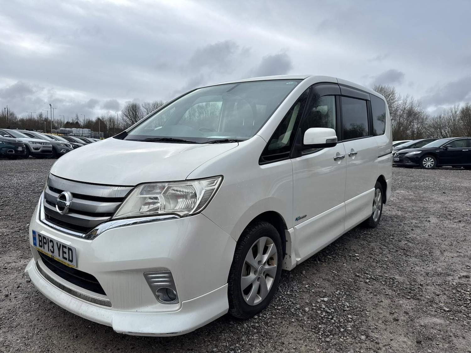 Used Nissan Serena for sale - 77552478: Photo 8