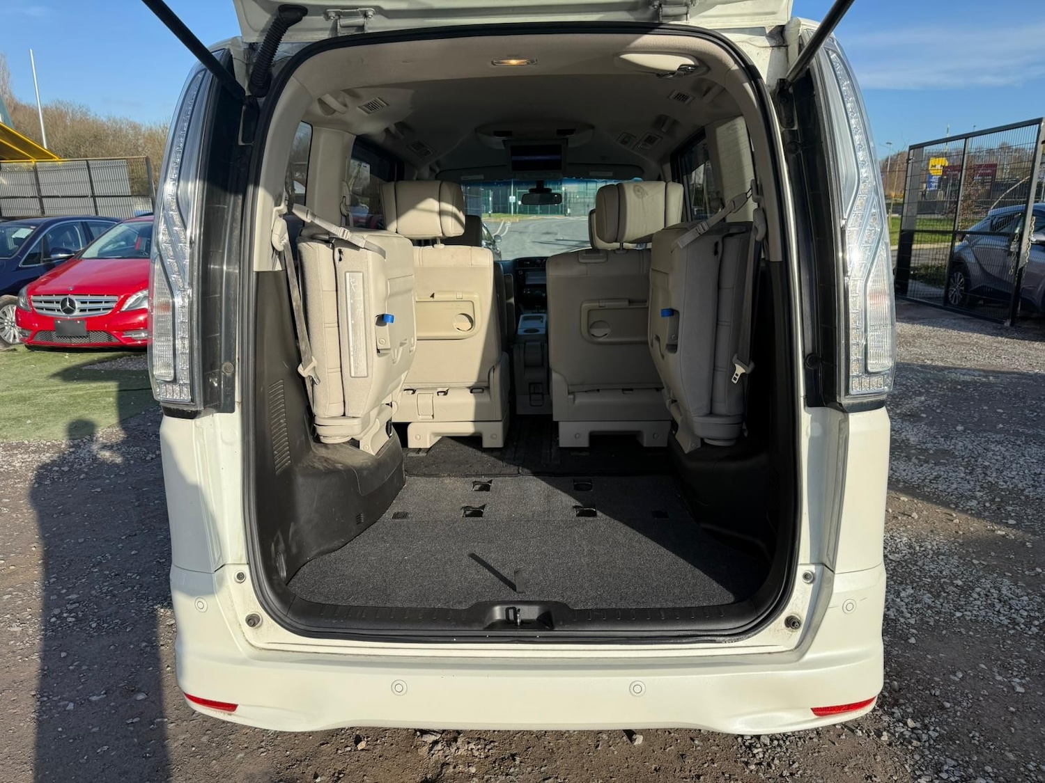 Used Nissan Serena 2026 for sale - 77319692: Photo 14