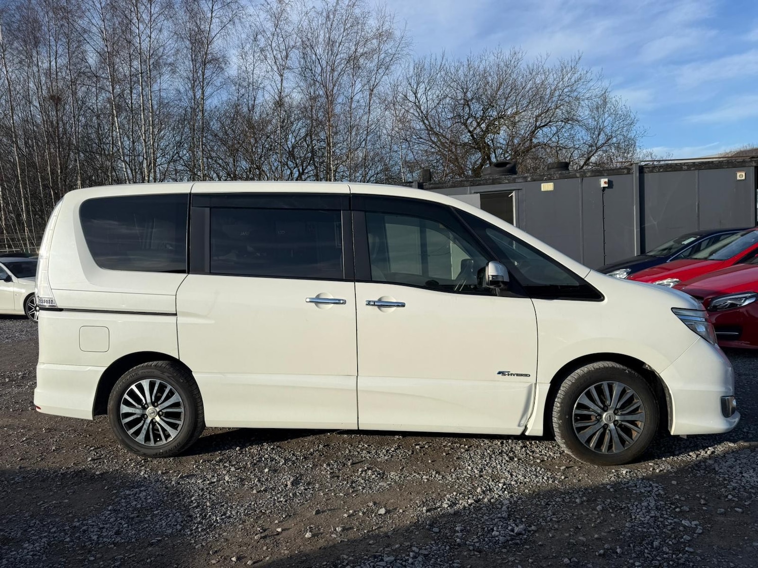 Used Nissan Serena 2026 for sale - 77319692: Photo 2