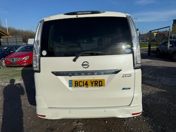 Used Nissan Serena 2014 for sale - 77319692: Photo