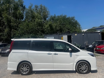 Used Toyota Noah 2017 for sale - 79238660: Photo