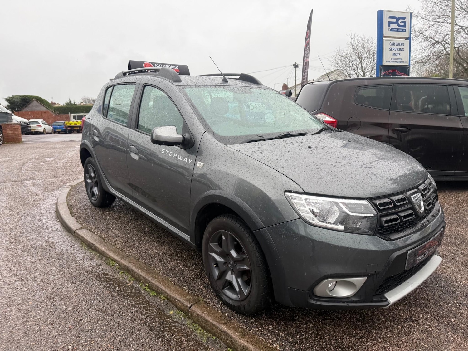 Used Dacia Sandero Stepway 2017 for sale - 77139256: Photo 2