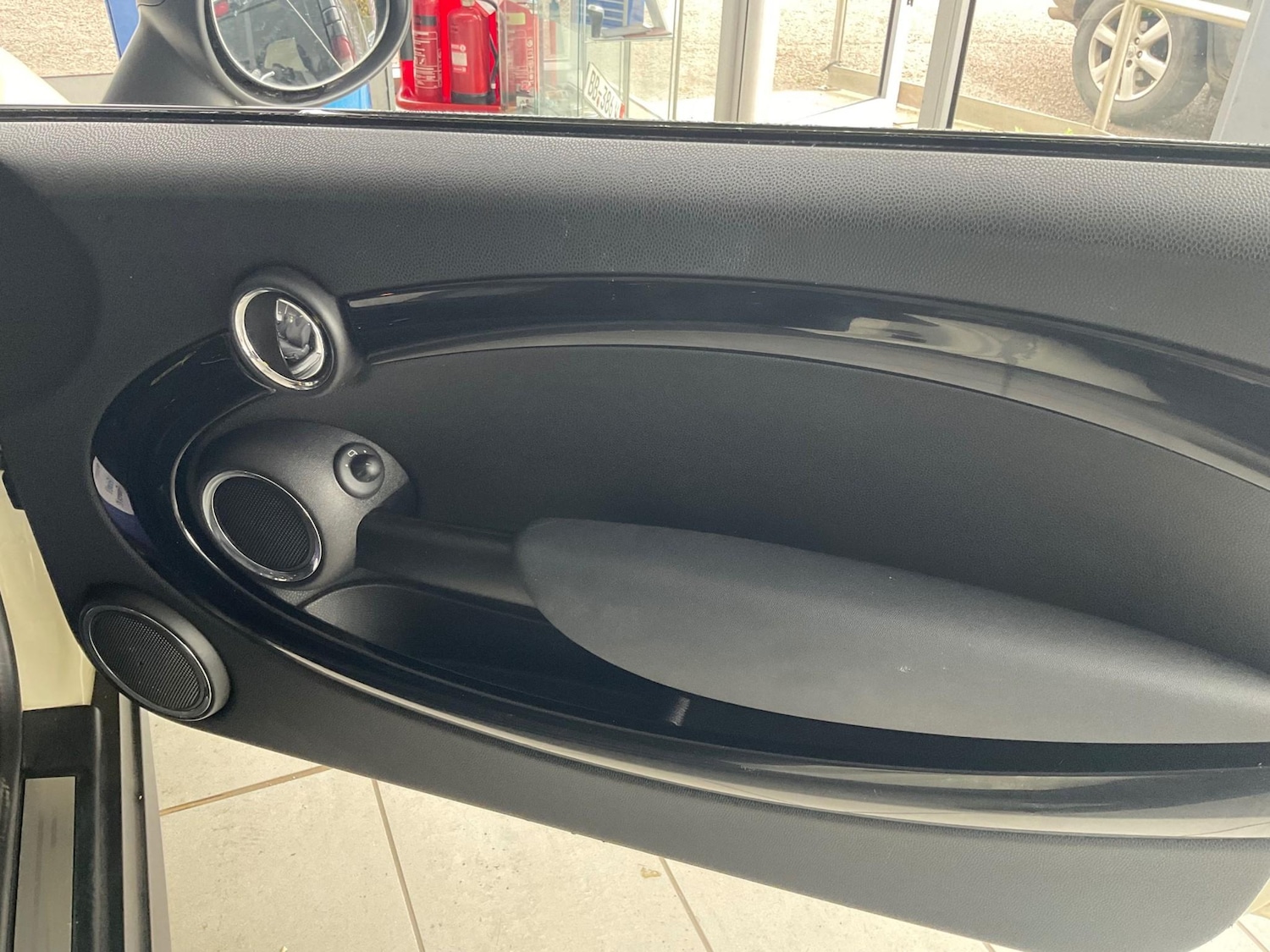 Used MINI Convertible 2013 for sale - 76405502: Photo 16