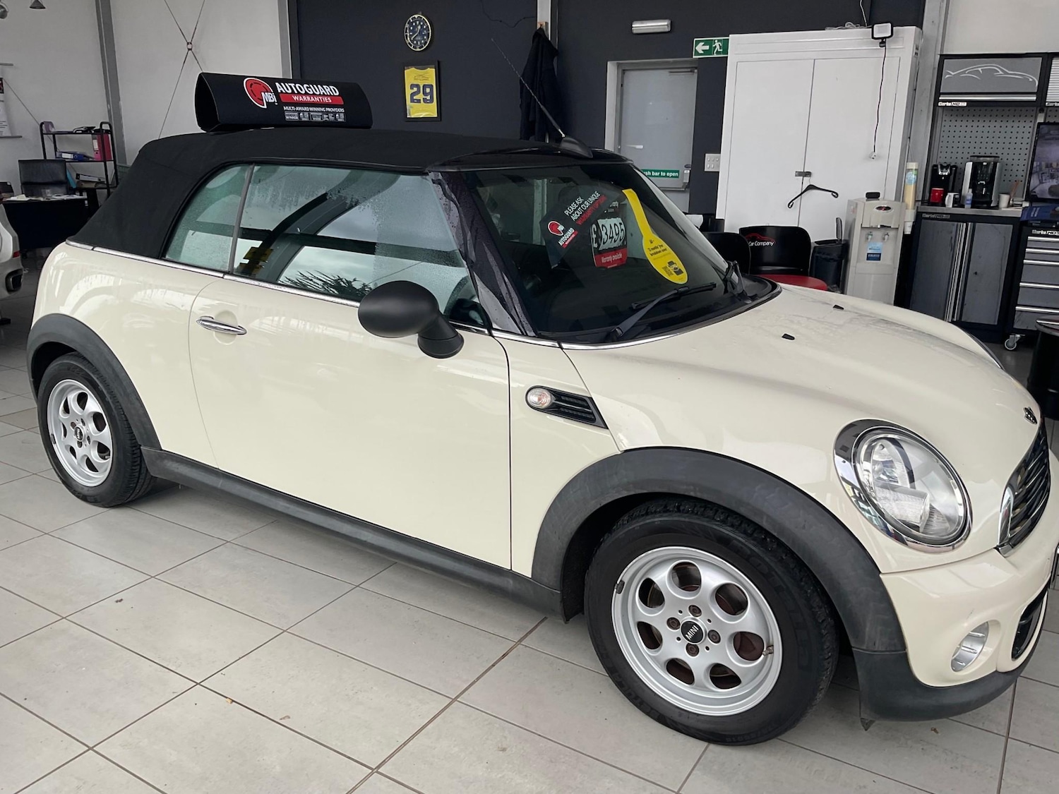 Used MINI Convertible 2013 for sale - 76405502: Photo 5