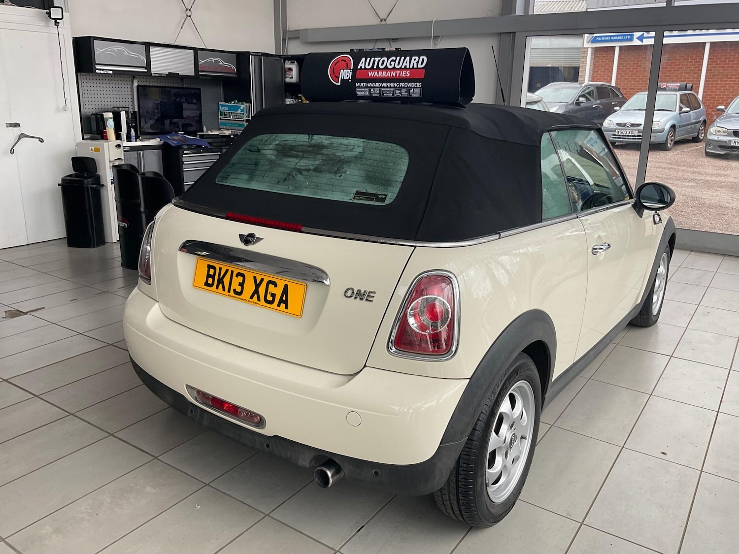 Used MINI Convertible 2013 for sale - 76405502: Photo 6