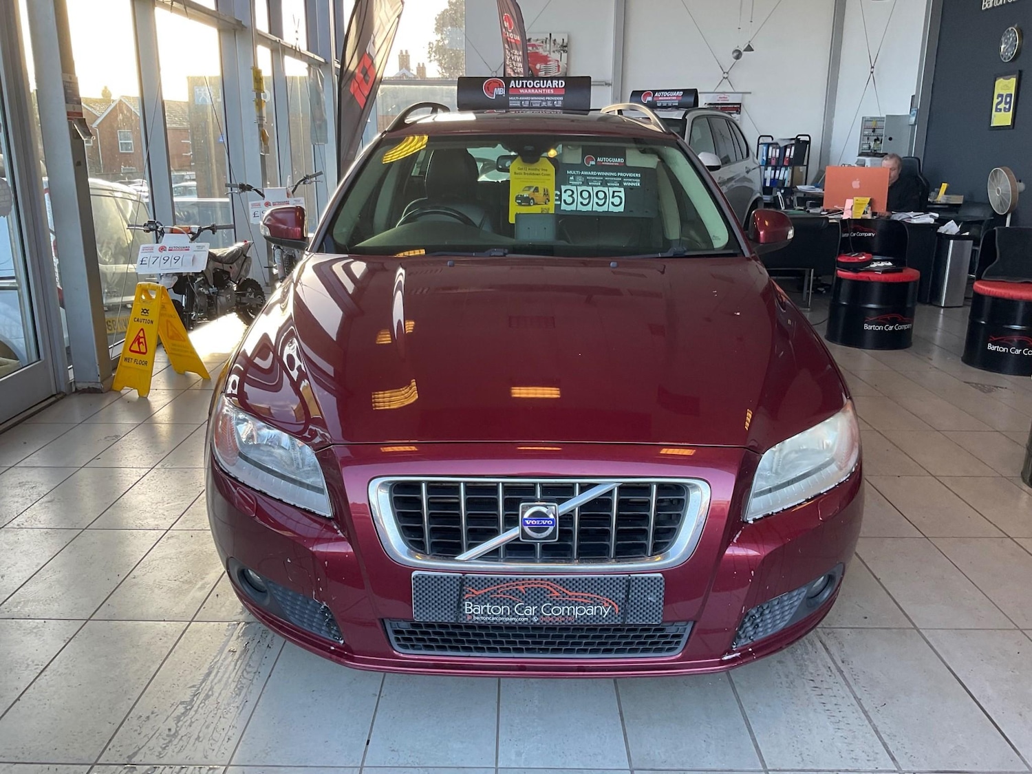 Used Volvo V70 2008 for sale - 77354972: Photo 2