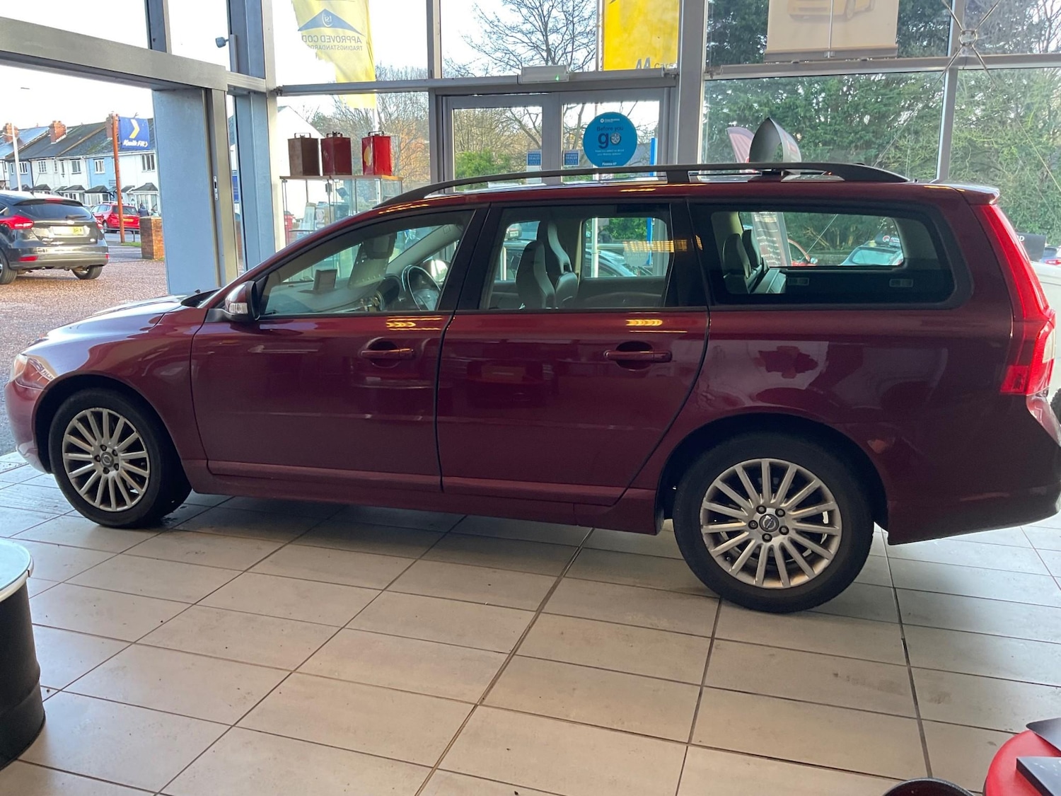 Used Volvo V70 2008 for sale - 77354972: Photo 4