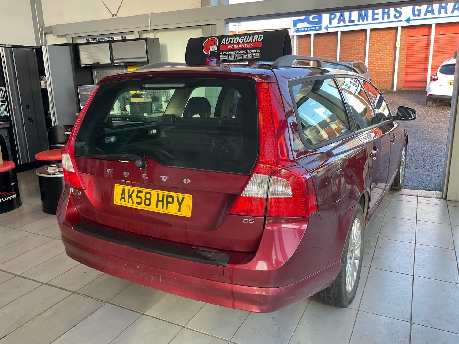 Used Volvo V70 2008 for sale - 77354972: Photo 5