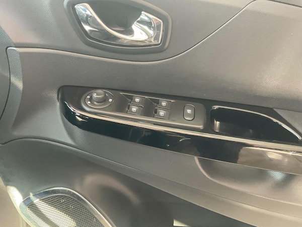 Used Renault Captur 2015 for sale - 76138763: Photo 13