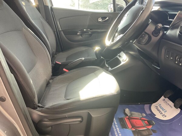 Used Renault Captur 2015 for sale - 76138763: Photo 9