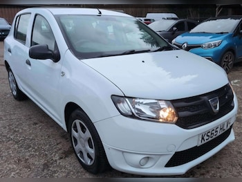 Used Dacia Sandero 2015 for sale - 77363337: Photo