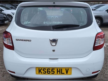 Used Dacia Sandero 2015 for sale - 77363337: Photo