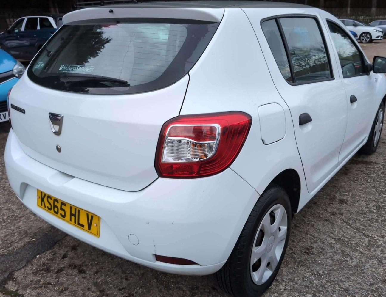 Used Dacia Sandero 2015 for sale - 77363337: Photo 3