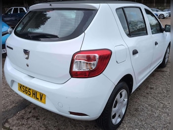 Used Dacia Sandero 2015 for sale - 77363337: Photo