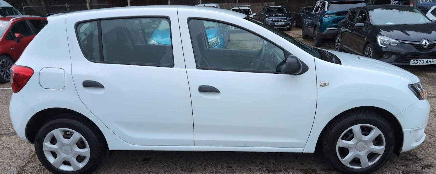Used Dacia Sandero 2015 for sale - 77363337: Photo 4