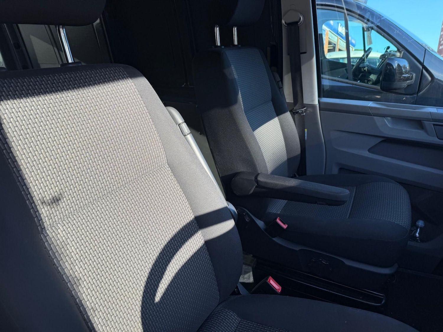 Used Volkswagen Transporter 2023 for sale - 76641432: Photo 4