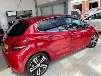 Used Peugeot 208 2017 for sale - 78371136: Photo