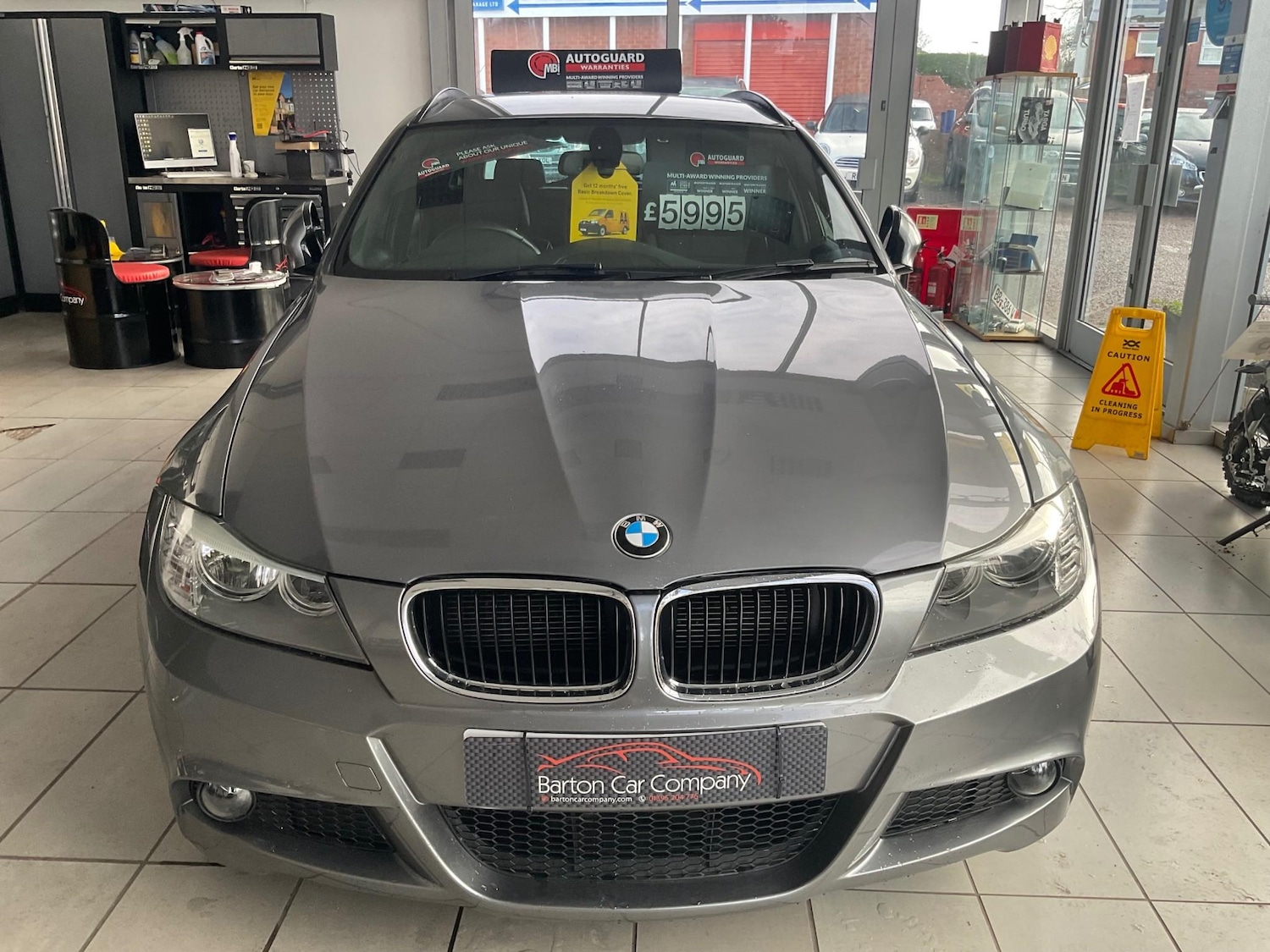 Used BMW 3 Series 2011 for sale - 77128607: Photo 2