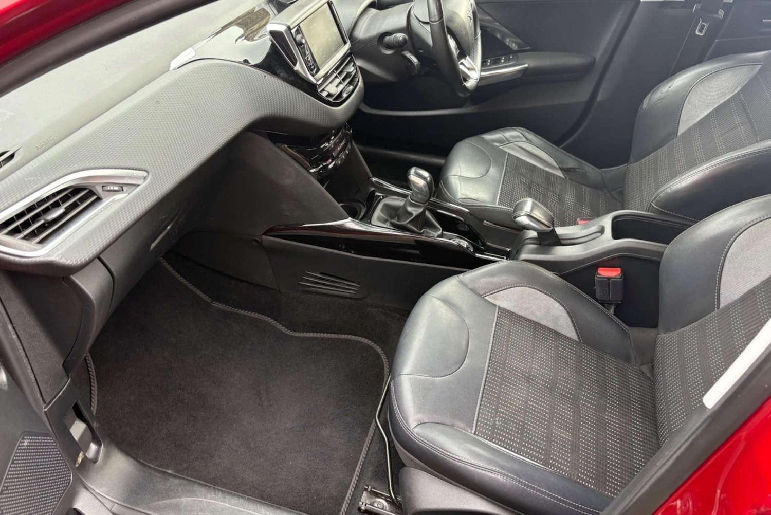 Used Peugeot 2008 2017 for sale - 77620322: Photo 5