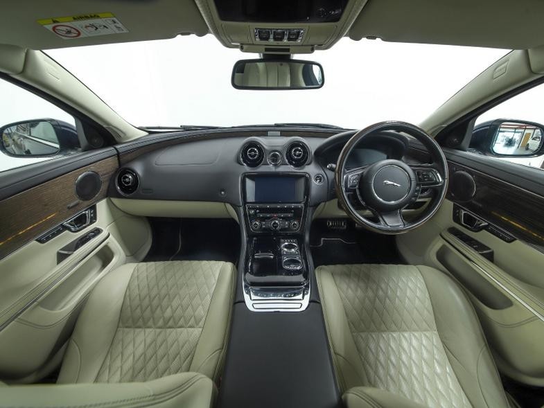 Used Jaguar XJ 2016 for sale - 77735800: Photo 4