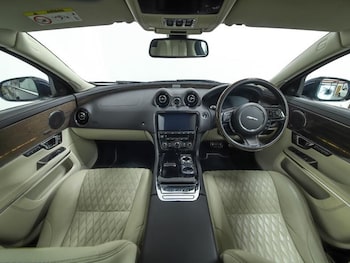 Used Jaguar XJ 2016 for sale - 77735800: Photo