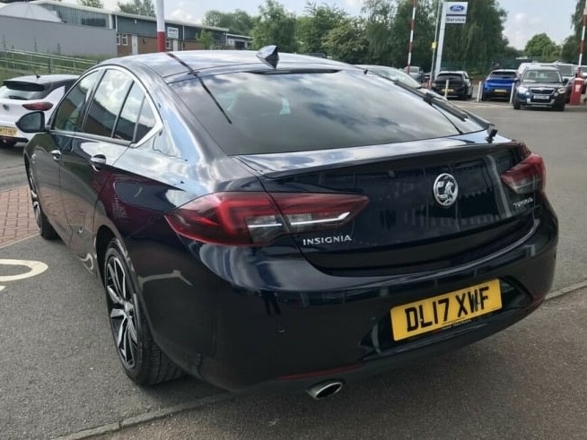Used Vauxhall Insignia 2017 for sale - 76718419: Photo 2
