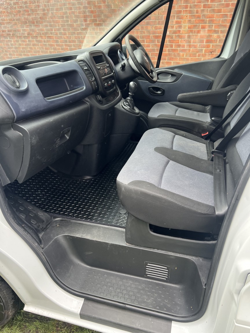 Used Vauxhall Vivaro 2015 for sale - 77516082: Photo 15