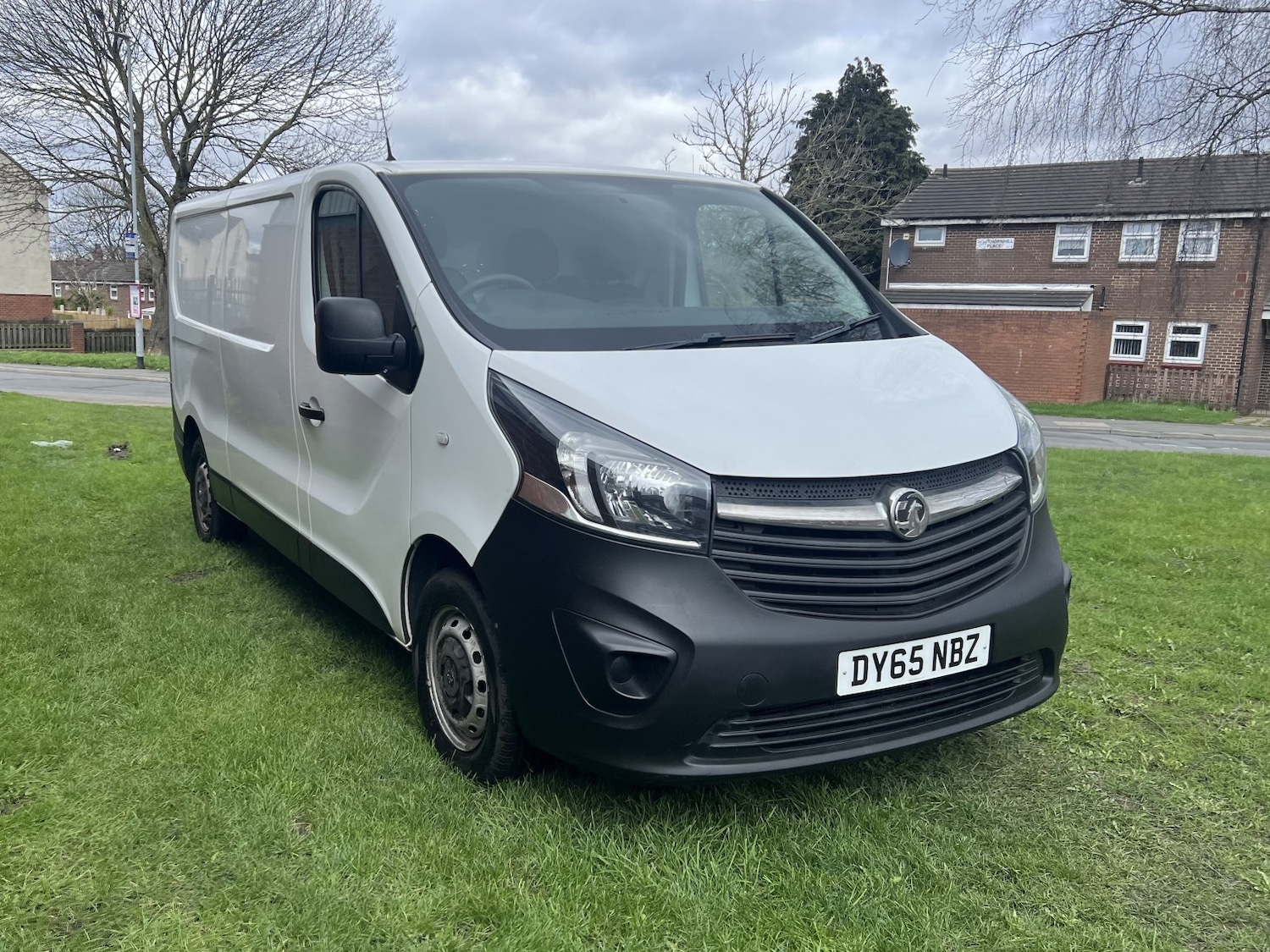 Used Vauxhall Vivaro 2015 for sale - 77516082: Photo 2