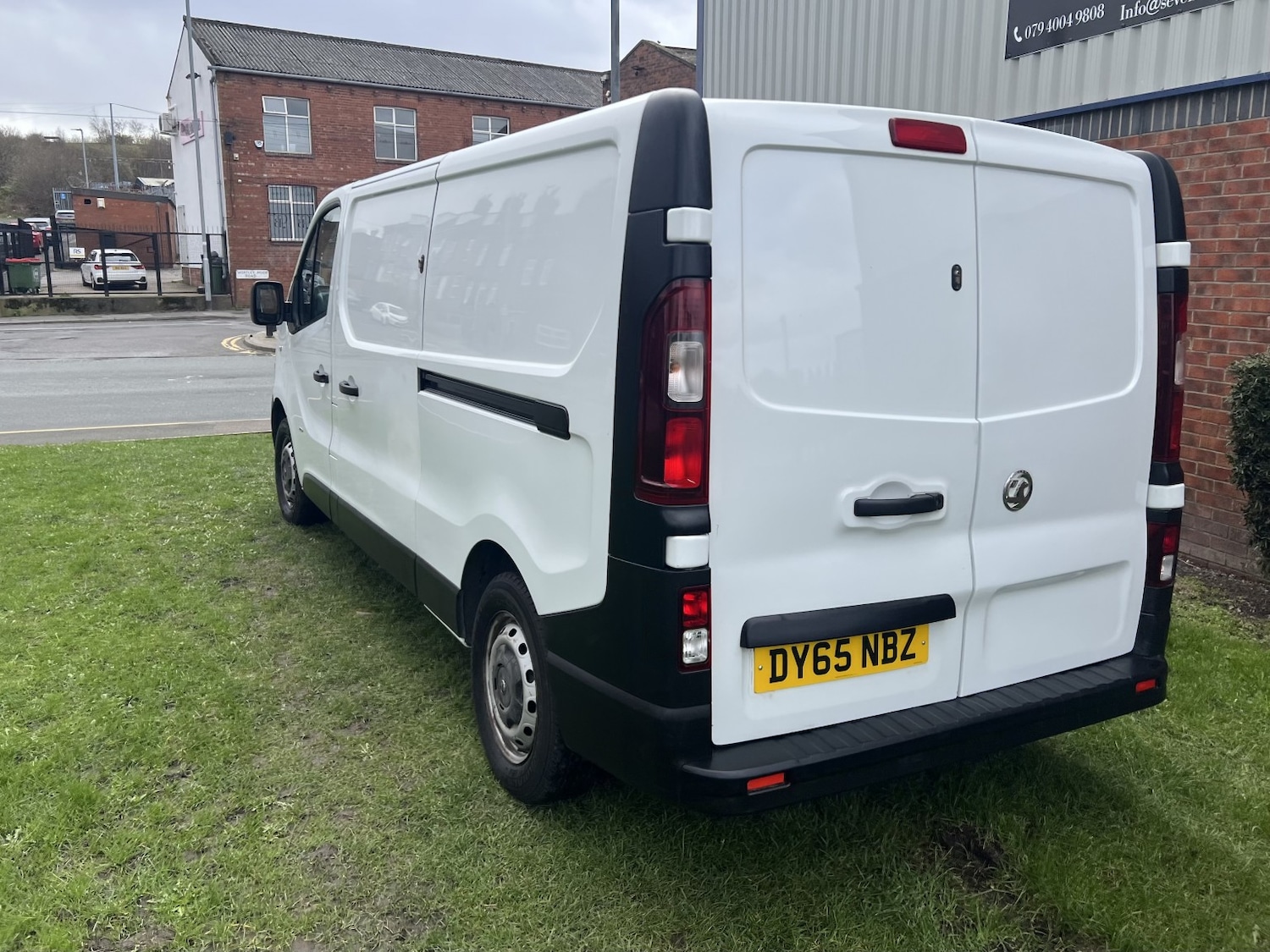 Used Vauxhall Vivaro 2015 for sale - 77516082: Photo 5