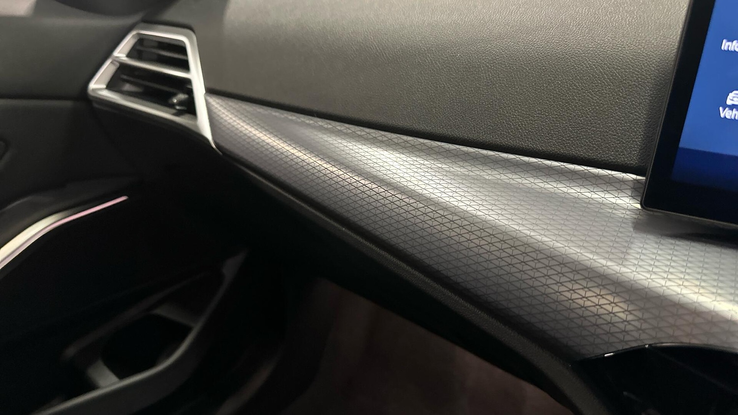 Used BMW 3 Series 2025 for sale - 77616829: Photo 24