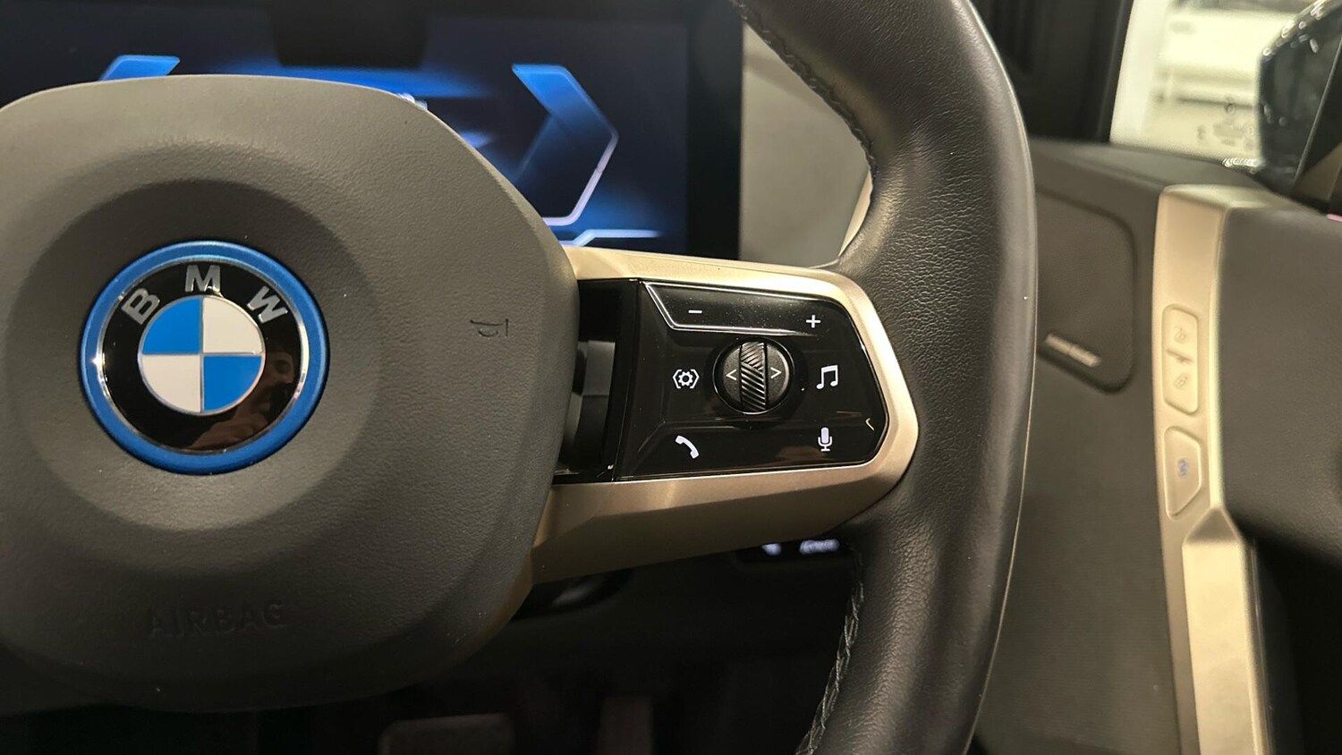 Used BMW iX 2022 for sale - 77616844: Photo 18