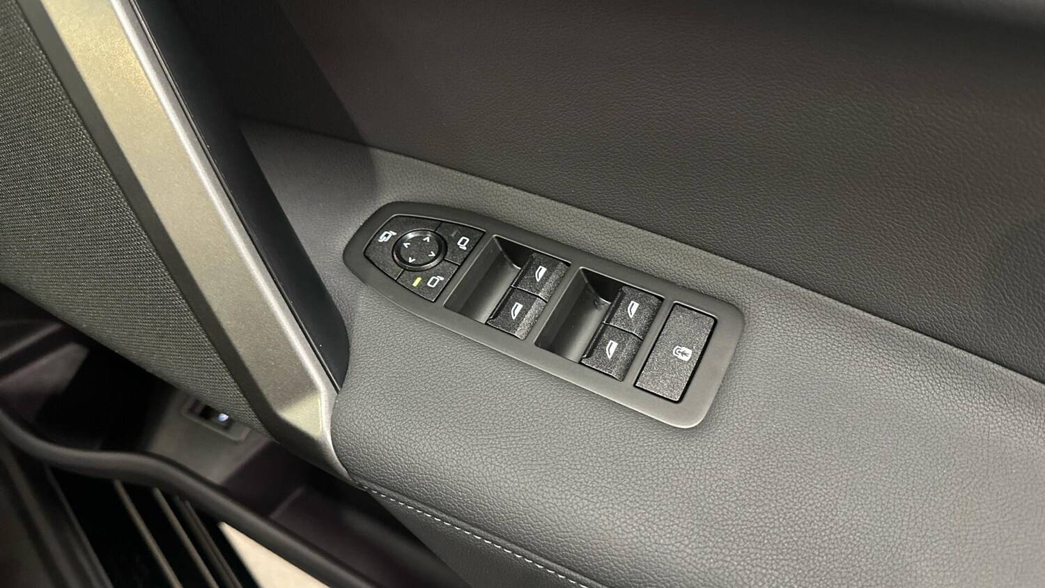 Used BMW iX 2025 for sale - 77616840: Photo 31