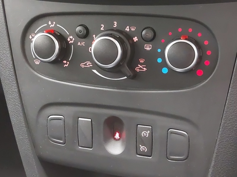 Used Dacia Sandero 2017 for sale - 76160312: Photo 13