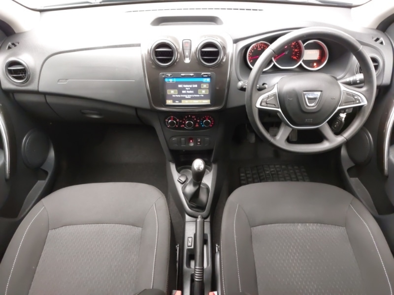 Used Dacia Sandero 2017 for sale - 76160312: Photo 2