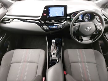 Used Toyota C-HR 2023 for sale - 79493124: Photo