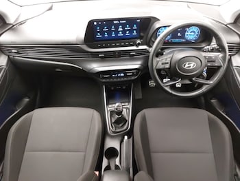 Used Hyundai BAYON 2024 for sale - 76165943: Photo 2