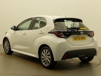 Used Toyota Yaris 2022 for sale - 77108117: Photo