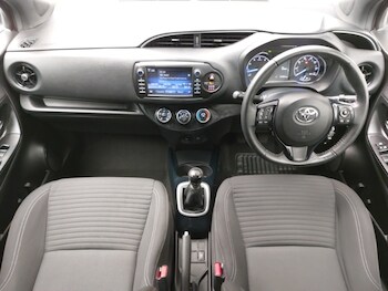 Used Toyota Yaris 2018 for sale - 78622114: Photo