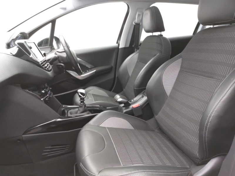 Used Peugeot 2008 2019 for sale - 76737082: Photo 5