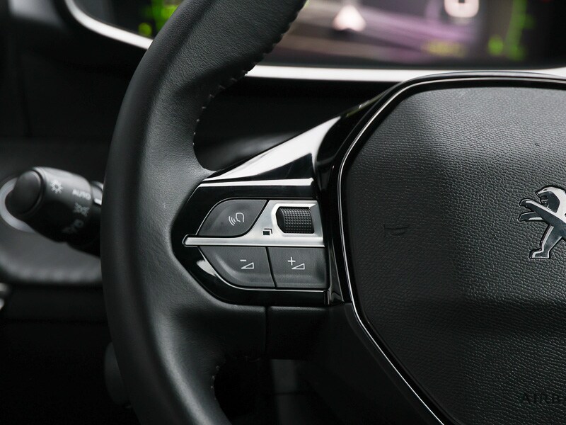 Used Peugeot 2008 2022 for sale - 77208889: Photo 9