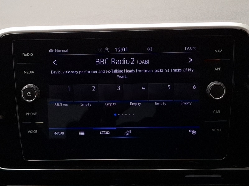 Used Volkswagen T-Roc 2023 for sale - 76121147: Photo 10