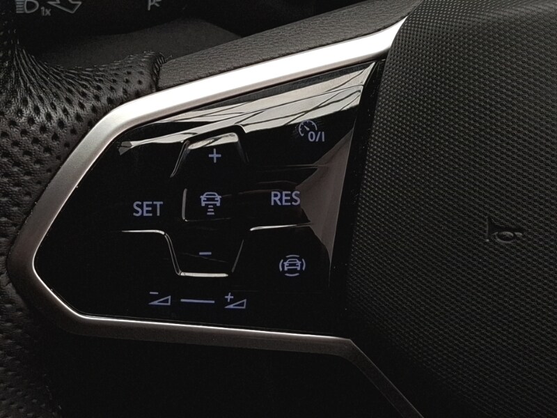 Used Volkswagen T-Roc 2023 for sale - 76121147: Photo 18