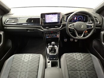 Used Volkswagen T-Roc 2023 for sale - 76121147: Photo 2