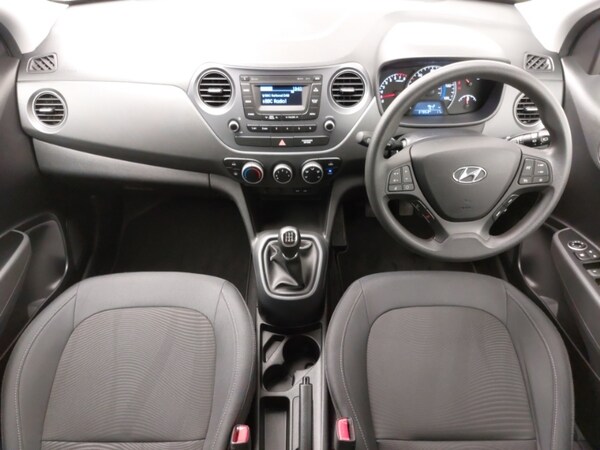 Used Hyundai i10 2017 for sale - 75633772: Photo 2